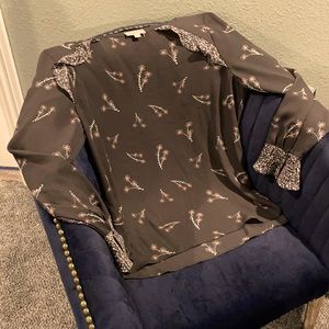 Pretty grey flowered detailed lightweight blouse